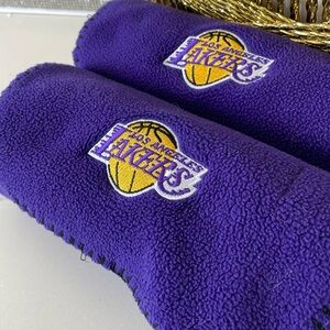 Official Lakers scarf! Excellent condition.